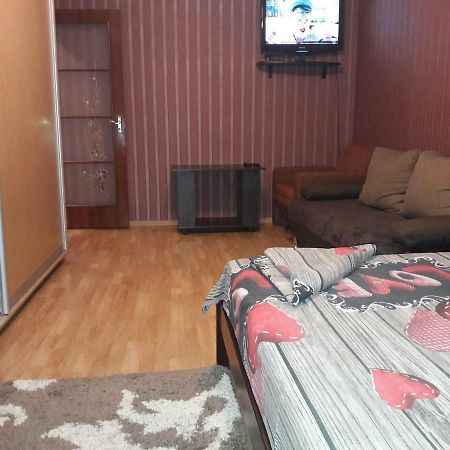 Apartment in the city center แชร์นีฮีฟ ภายนอก รูปภาพ