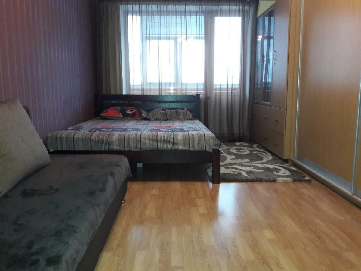 Apartment in the city center แชร์นีฮีฟ ภายนอก รูปภาพ