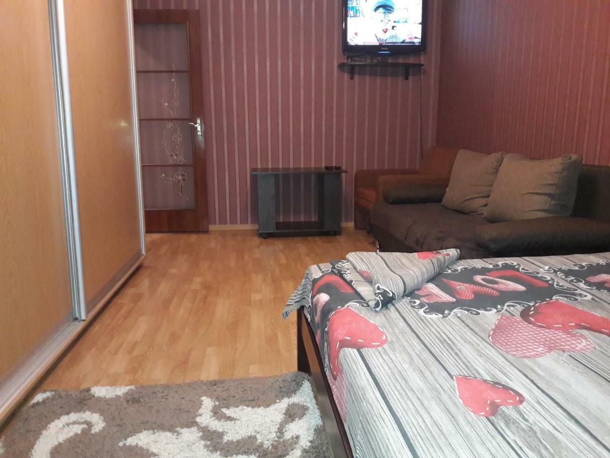 Apartment in the city center แชร์นีฮีฟ ภายนอก รูปภาพ